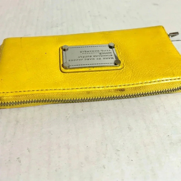 marc by Marc Jacob’s yellow leather wallet - Picture 3 of 7